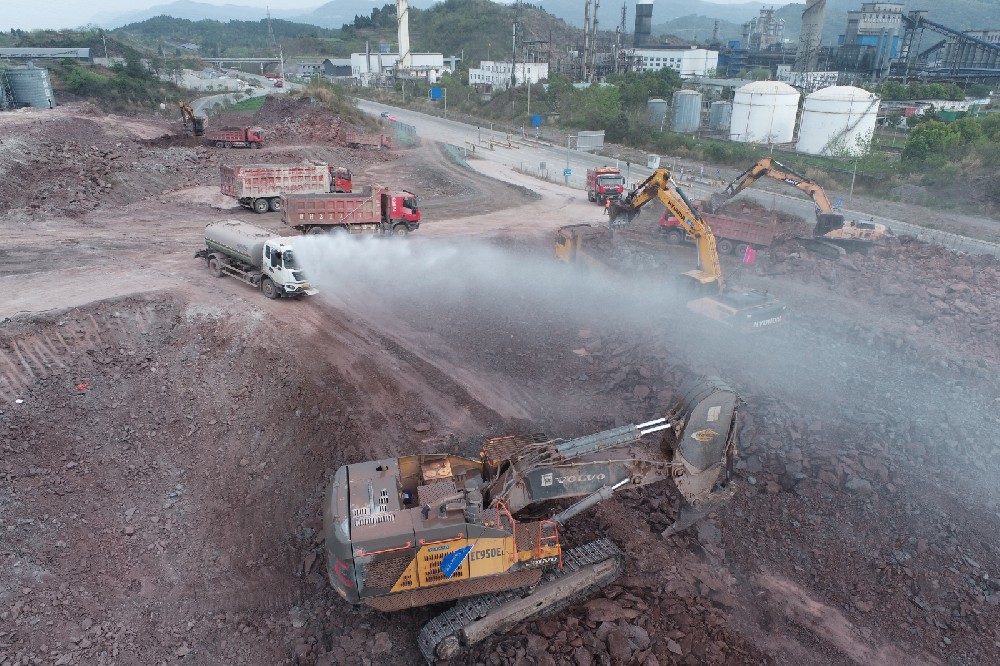 不停工、不斷檔，假期建設(shè)忙！