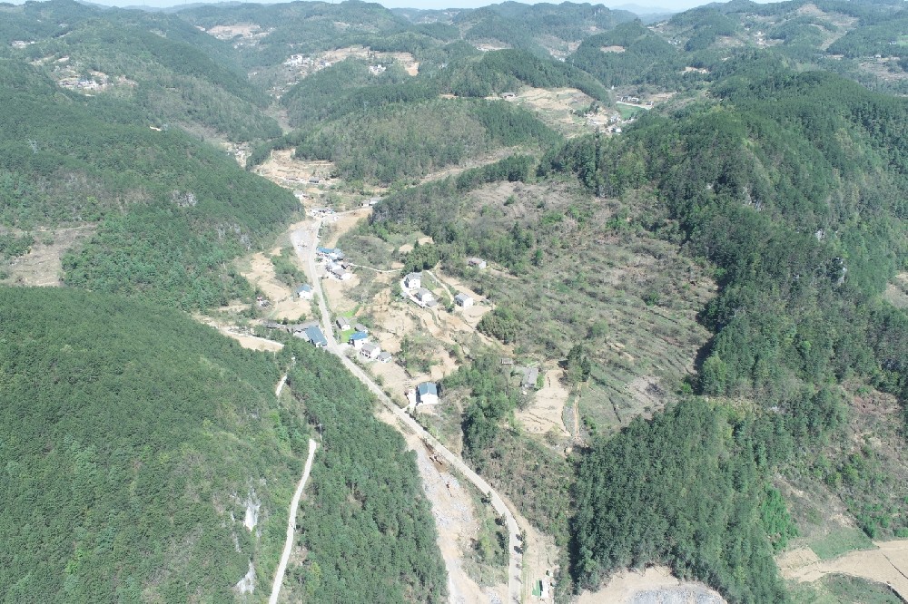 路愈寬，景愈明，可待漫慢行——朝天區(qū)曾家鎮(zhèn)（曾家場(chǎng)鎮(zhèn)至榮樂(lè)養(yǎng)生谷）段道路改建工程建設(shè)側(cè)記